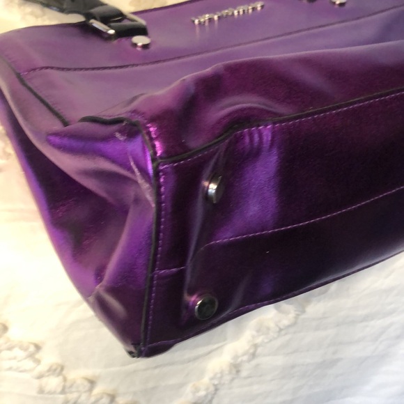 YOUNIQUE shiny purple metallic cosmetic make up representative tote bag. - Picture 11 of 11